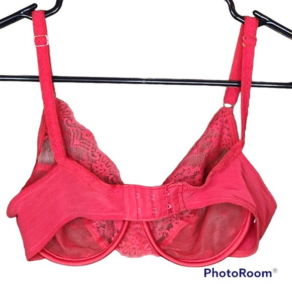 Vintage Vanity Fair Woman’s Red Lace Unlined Sexy Balconette Bra Size 32C - Picture 6 of 6